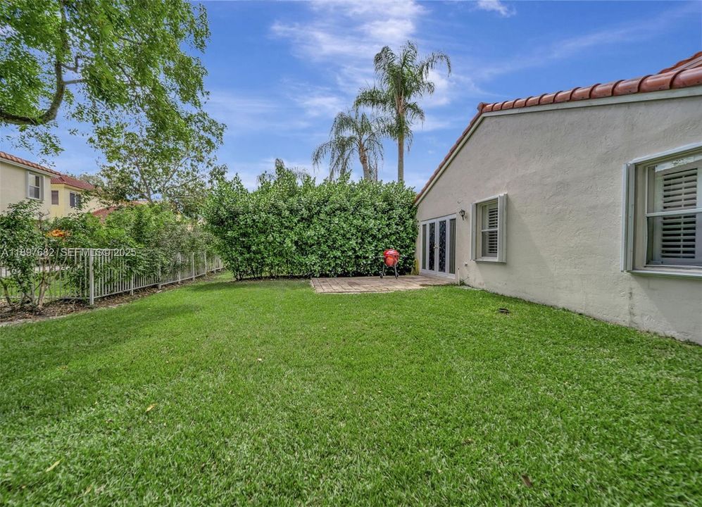 For Sale: $689,000 (4 beds, 2 baths, 2092 Square Feet)