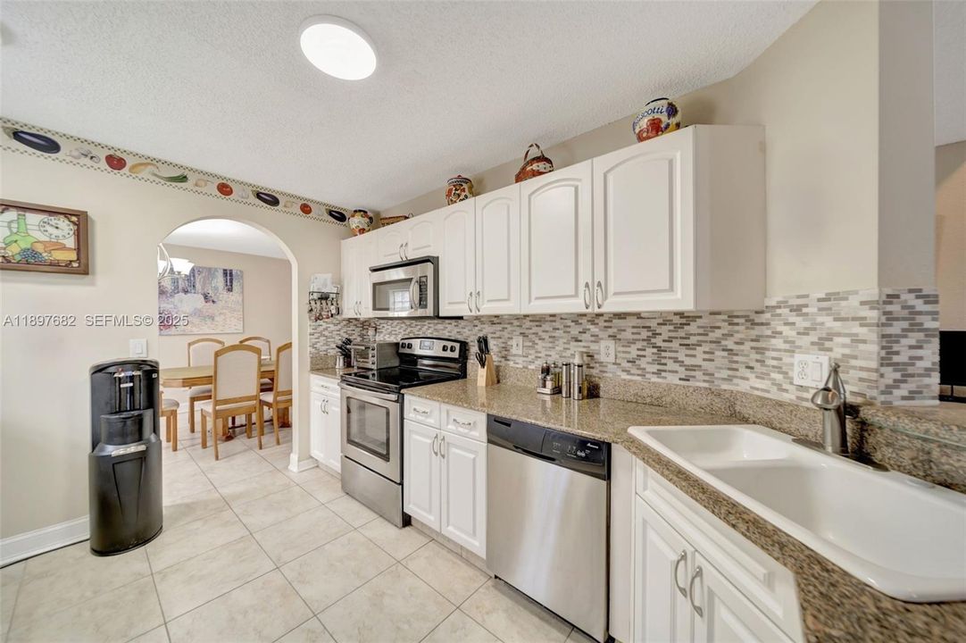 For Sale: $689,000 (4 beds, 2 baths, 2092 Square Feet)