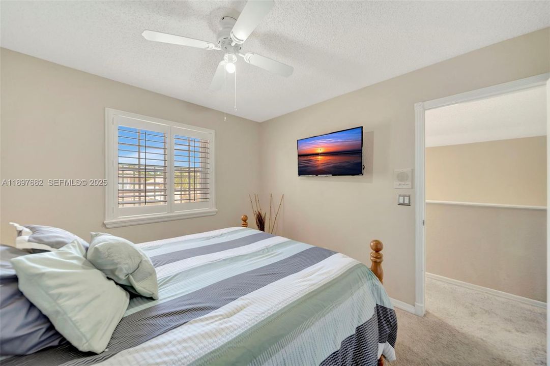 For Sale: $689,000 (4 beds, 2 baths, 2092 Square Feet)