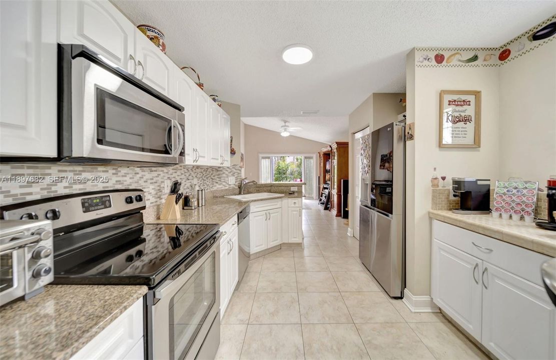 For Sale: $689,000 (4 beds, 2 baths, 2092 Square Feet)