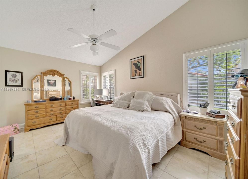 For Sale: $689,000 (4 beds, 2 baths, 2092 Square Feet)