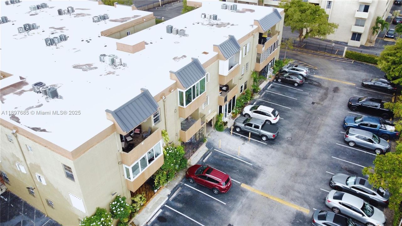 En Venta: $250,000 (2 camas, 1 baños, 880 Pies cuadrados)