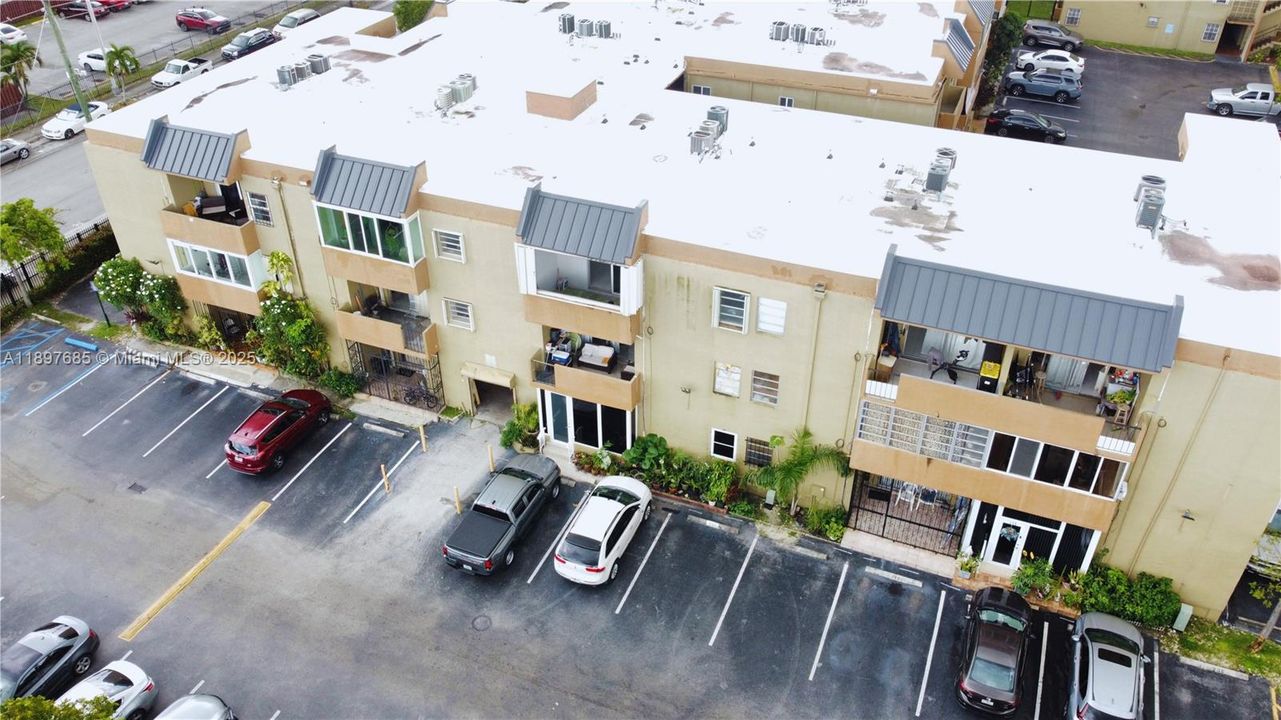 En Venta: $250,000 (2 camas, 1 baños, 880 Pies cuadrados)