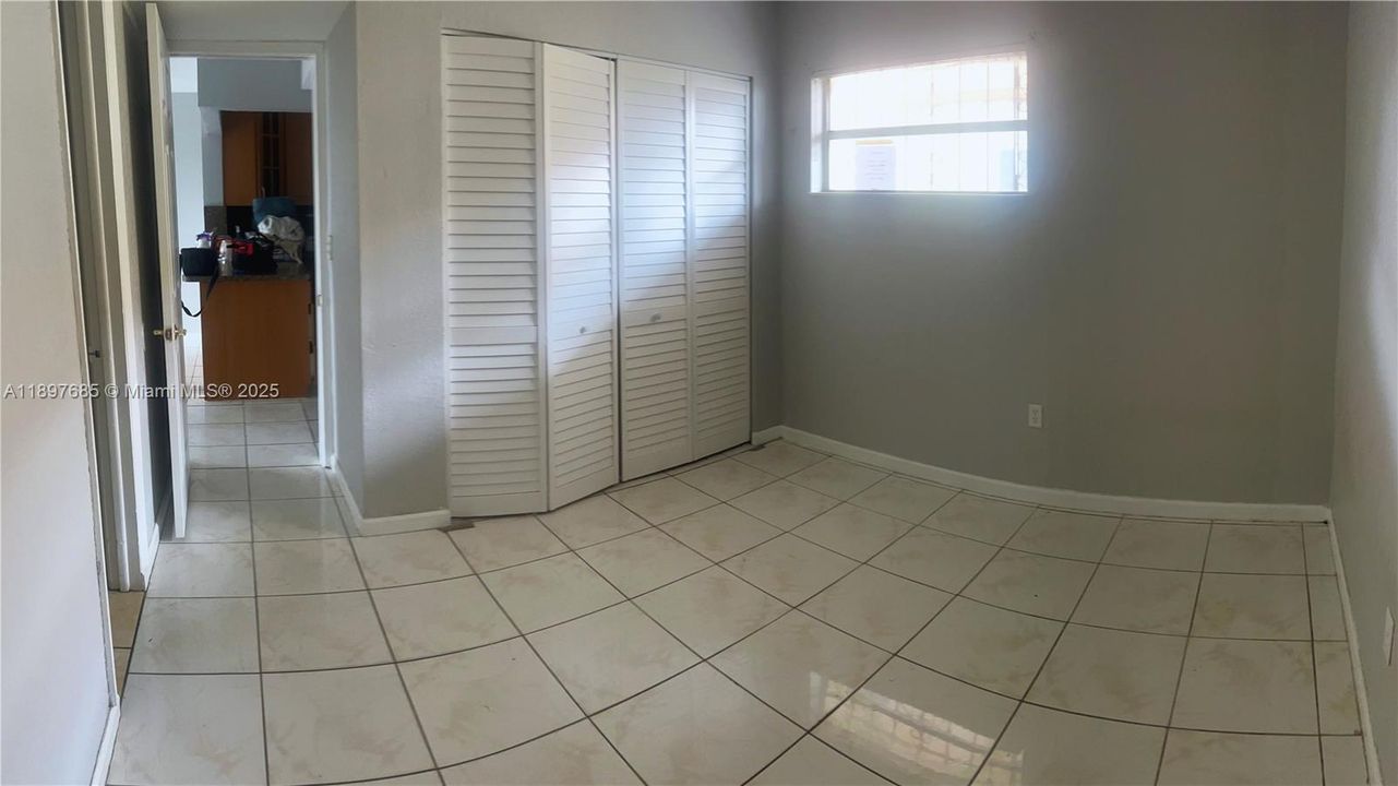 En Venta: $250,000 (2 camas, 1 baños, 880 Pies cuadrados)