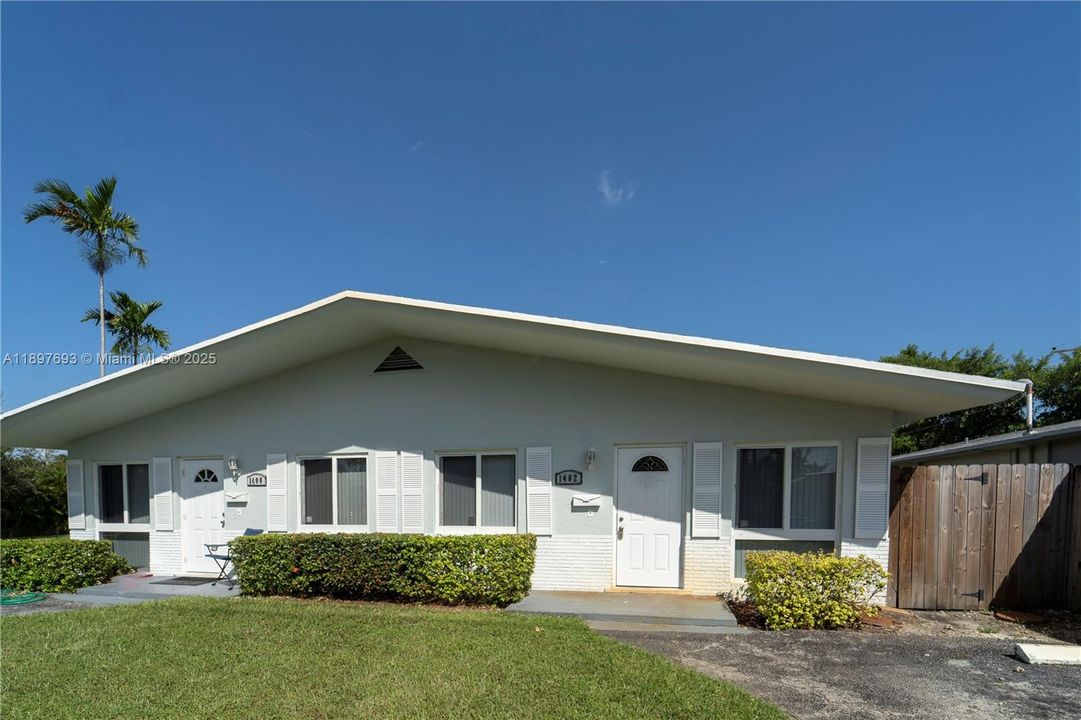 Active With Contract: $2,750 (3 beds, 2 baths, 1320 Square Feet)