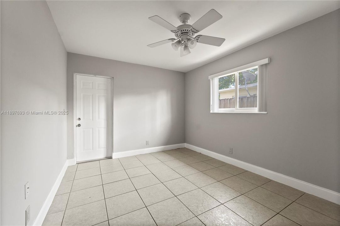 Active With Contract: $2,750 (3 beds, 2 baths, 1320 Square Feet)