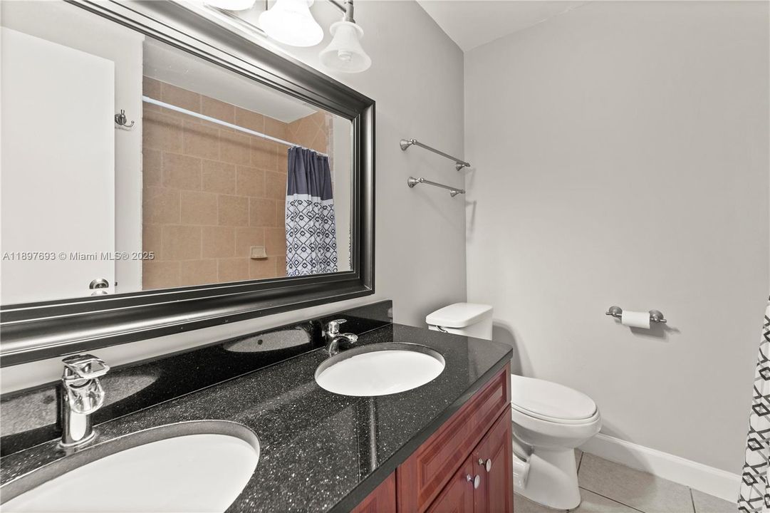 Active With Contract: $2,750 (3 beds, 2 baths, 1320 Square Feet)