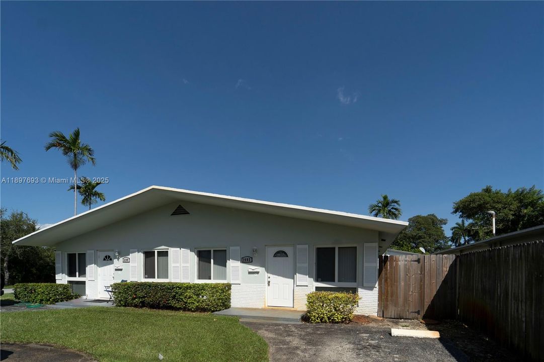 Active With Contract: $2,750 (3 beds, 2 baths, 1320 Square Feet)