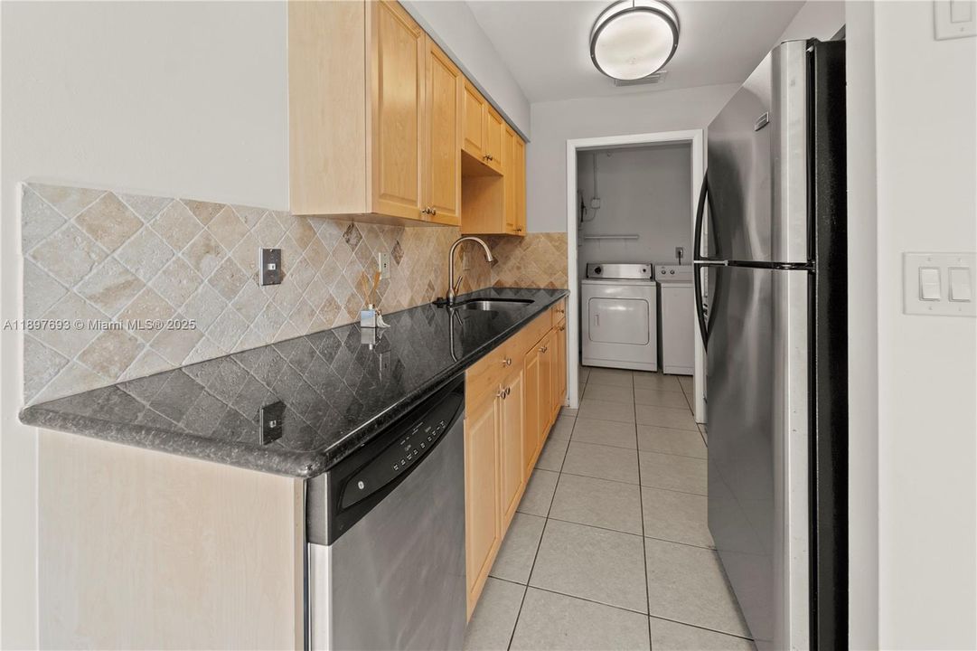 Active With Contract: $2,750 (3 beds, 2 baths, 1320 Square Feet)