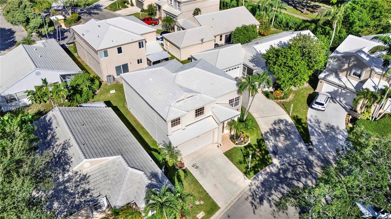 合同活跃: $625,000 (4 贝兹, 2 浴室, 1956 平方英尺)