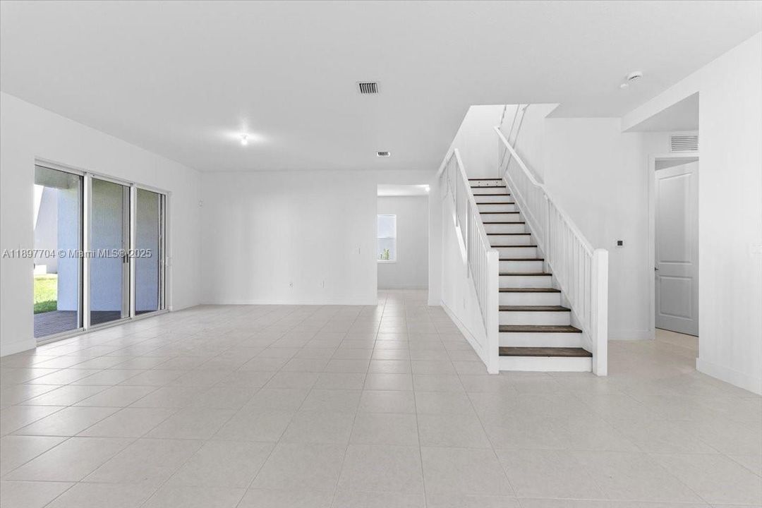 В аренду: $6,900 (5 спален, 4 ванн, 3888 Квадратных фут)