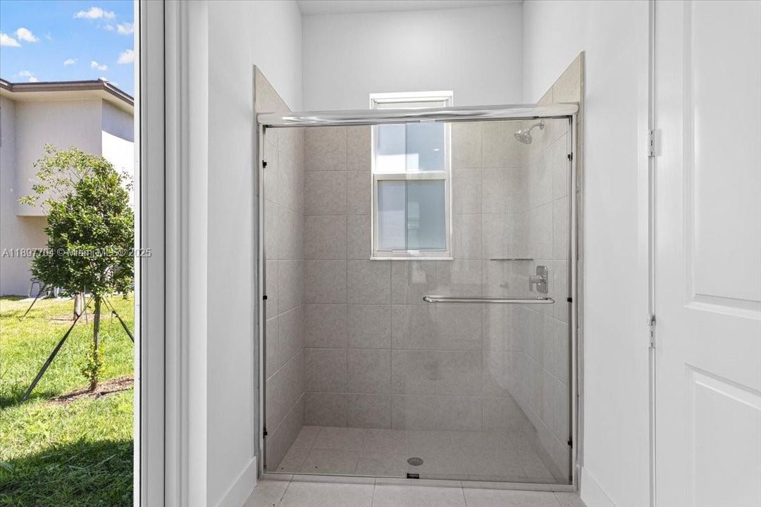 В аренду: $6,900 (5 спален, 4 ванн, 3888 Квадратных фут)