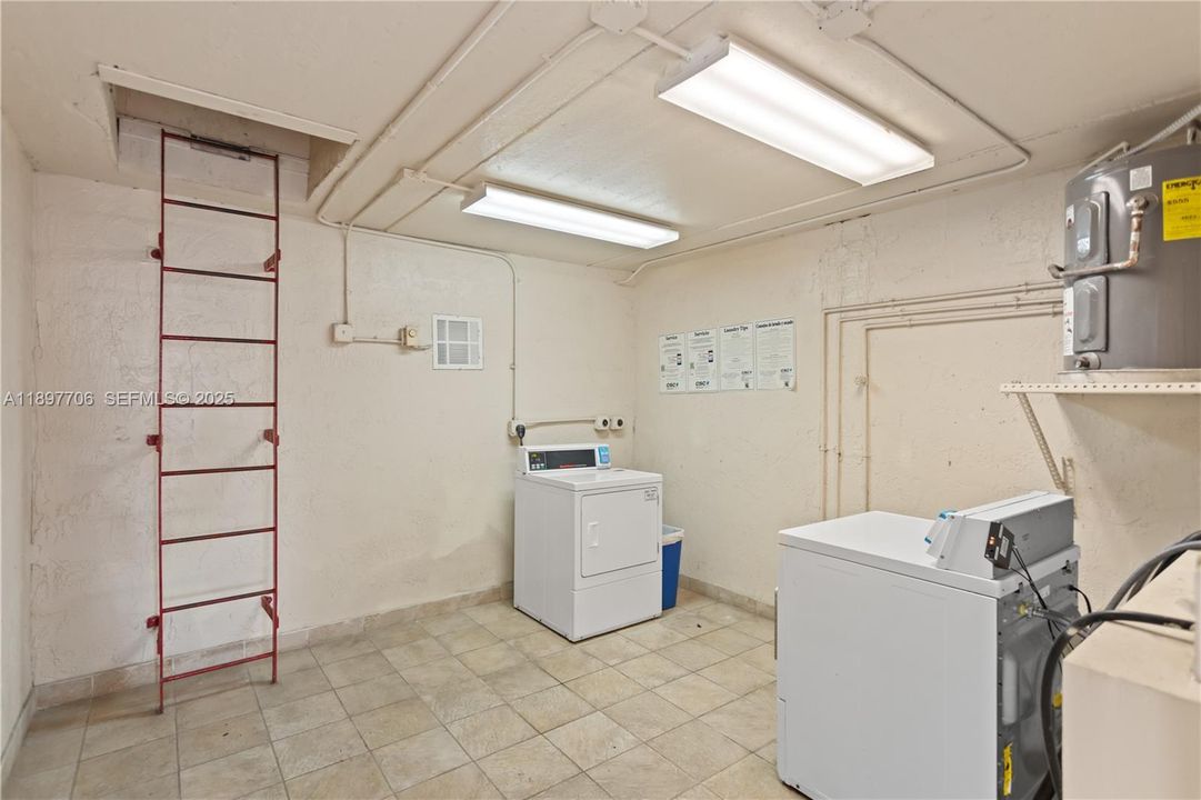 For Rent: $2,300 (2 beds, 2 baths, 1004 Square Feet)