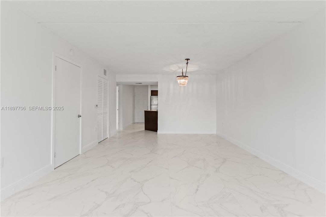 For Rent: $2,300 (2 beds, 2 baths, 1004 Square Feet)