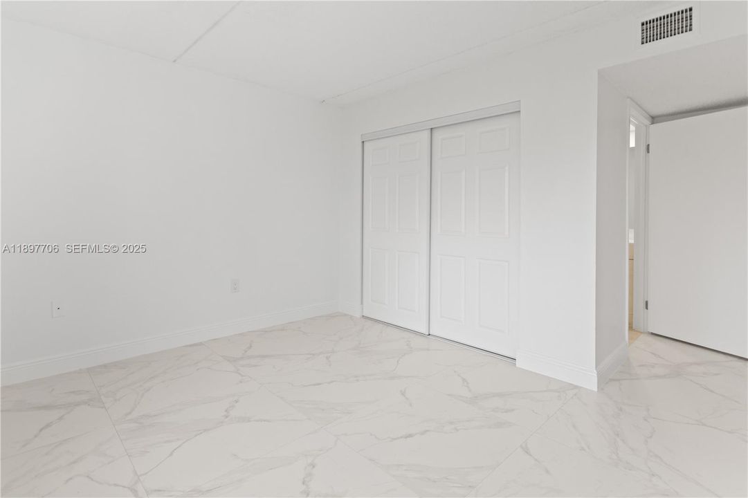 For Rent: $2,300 (2 beds, 2 baths, 1004 Square Feet)