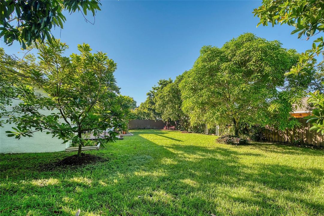 For Sale: $795,000 (3 beds, 2 baths, 1603 Square Feet)