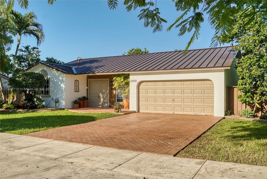 For Sale: $795,000 (3 beds, 2 baths, 1603 Square Feet)