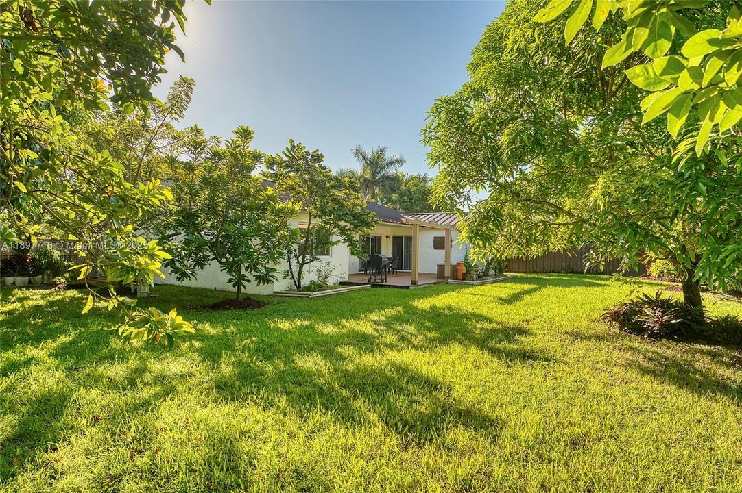 For Sale: $795,000 (3 beds, 2 baths, 1603 Square Feet)