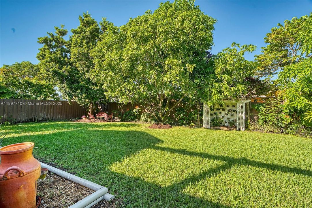 For Sale: $795,000 (3 beds, 2 baths, 1603 Square Feet)