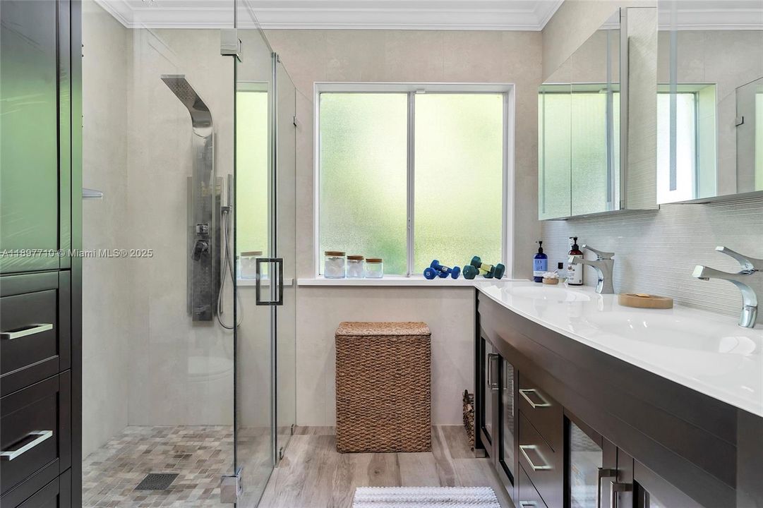 For Sale: $795,000 (3 beds, 2 baths, 1603 Square Feet)