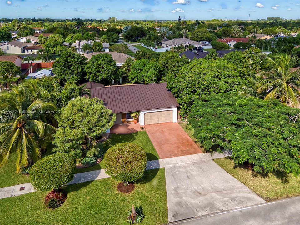 For Sale: $795,000 (3 beds, 2 baths, 1603 Square Feet)