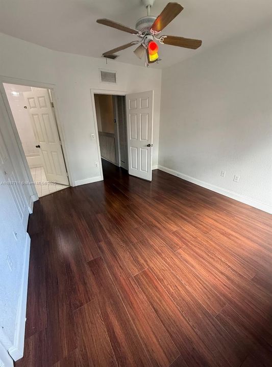 For Sale: $348,500 (2 beds, 2 baths, 1268 Square Feet)