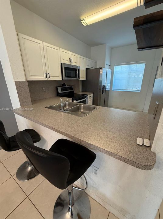 For Sale: $348,500 (2 beds, 2 baths, 1268 Square Feet)