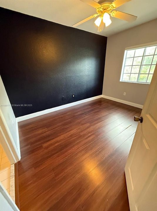 For Sale: $348,500 (2 beds, 2 baths, 1268 Square Feet)