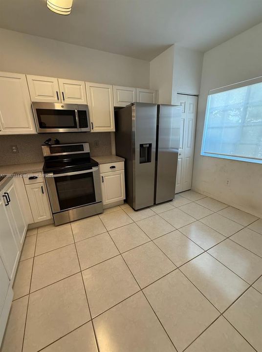 For Sale: $348,500 (2 beds, 2 baths, 1268 Square Feet)