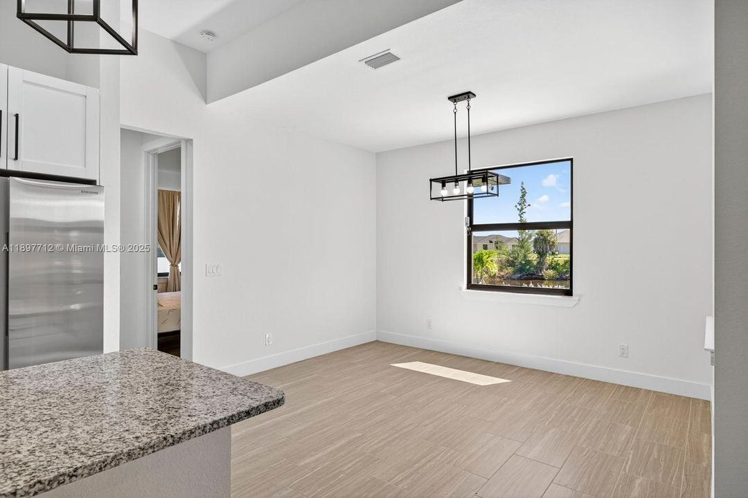 待售: $690,000 (4 贝兹, 3 浴室, 0 平方英尺)