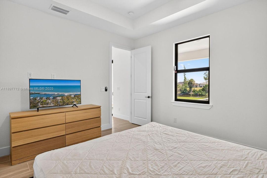 待售: $690,000 (4 贝兹, 3 浴室, 0 平方英尺)