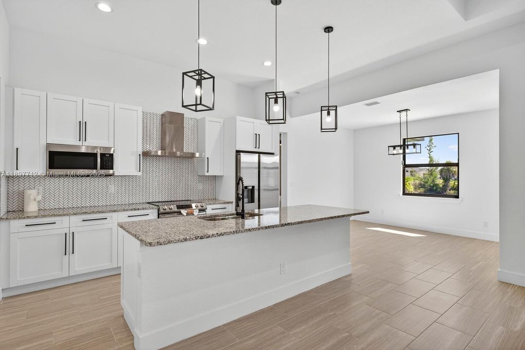 待售: $690,000 (4 贝兹, 3 浴室, 0 平方英尺)