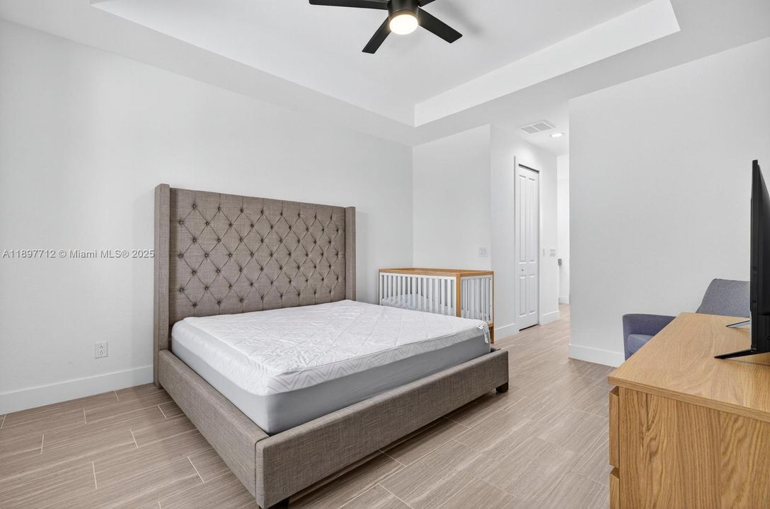 待售: $690,000 (4 贝兹, 3 浴室, 0 平方英尺)