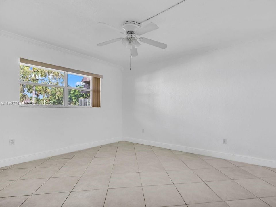 Active With Contract: $333,000 (3 beds, 2 baths, 1054 Square Feet)