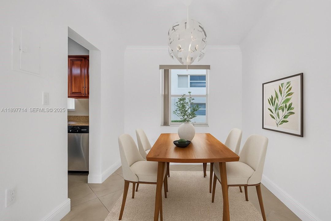 Active With Contract: $333,000 (3 beds, 2 baths, 1054 Square Feet)