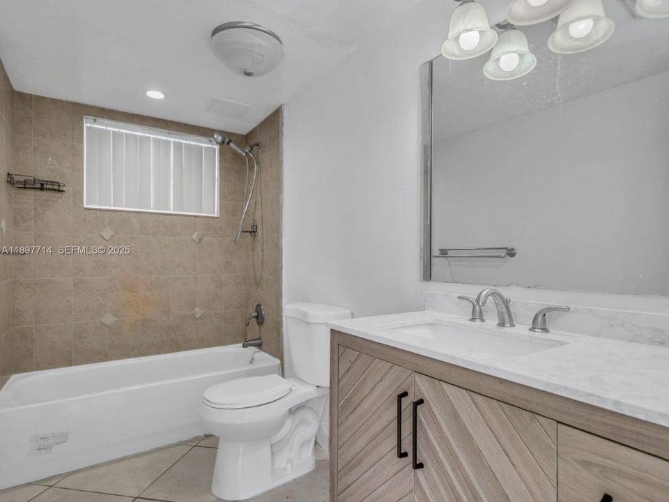 Active With Contract: $333,000 (3 beds, 2 baths, 1054 Square Feet)