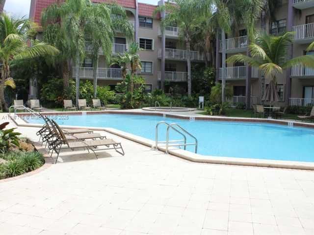 Swimming Pool/Hot Tub/Sauna