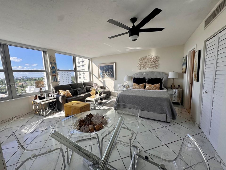 最近租的: $2,200 (0 贝兹, 1 浴室, 518 平方英尺)