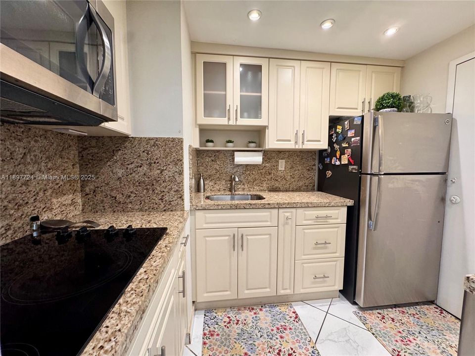 最近租的: $2,200 (0 贝兹, 1 浴室, 518 平方英尺)