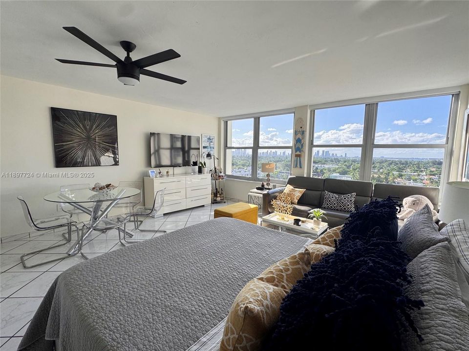 最近租的: $2,200 (0 贝兹, 1 浴室, 518 平方英尺)