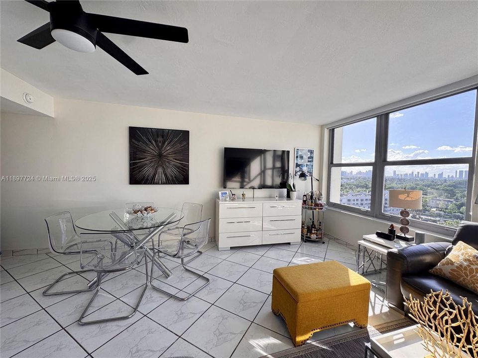 最近租的: $2,200 (0 贝兹, 1 浴室, 518 平方英尺)