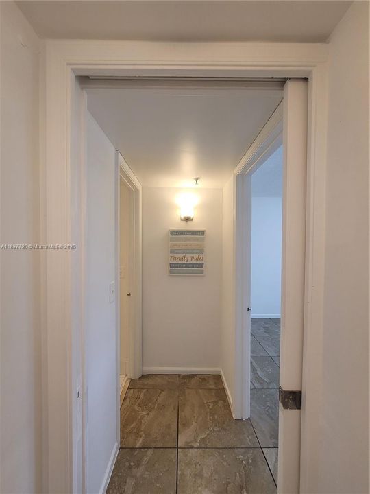 For Sale: $307,000 (3 beds, 2 baths, 1125 Square Feet)