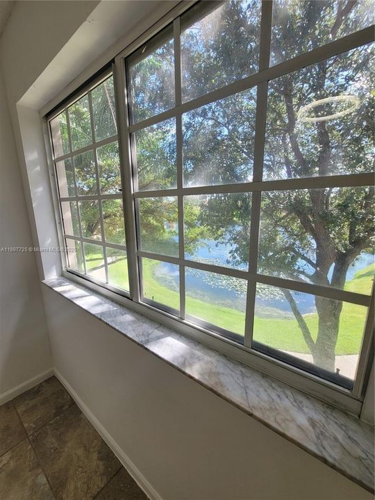 For Sale: $307,000 (3 beds, 2 baths, 1125 Square Feet)