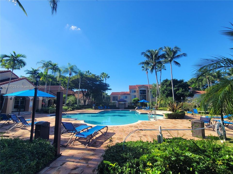 For Sale: $307,000 (3 beds, 2 baths, 1125 Square Feet)