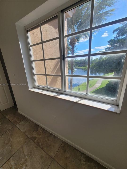 For Sale: $307,000 (3 beds, 2 baths, 1125 Square Feet)