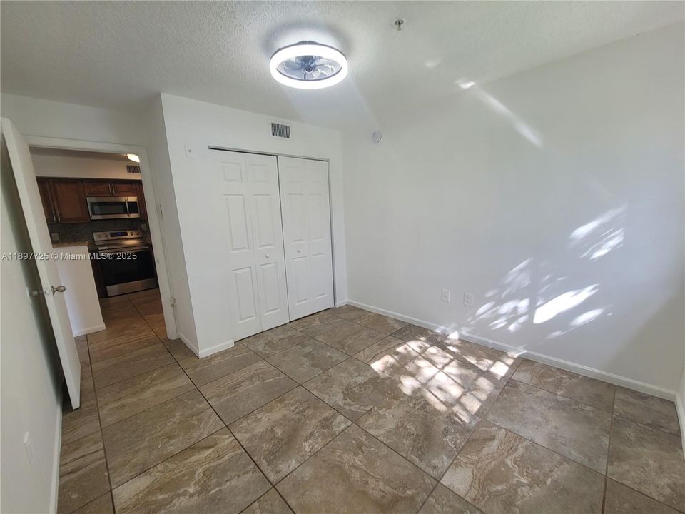 For Sale: $307,000 (3 beds, 2 baths, 1125 Square Feet)