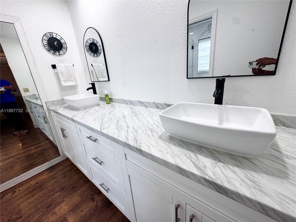 Active With Contract: $498,000 (3 beds, 3 baths, 1727 Square Feet)