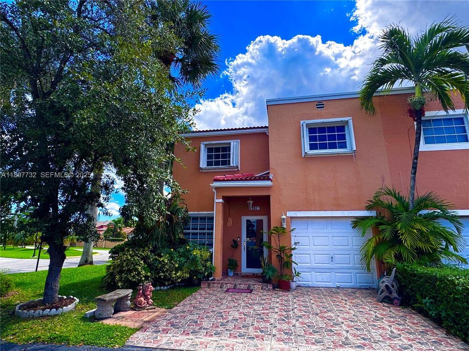 Active With Contract: $498,000 (3 beds, 3 baths, 1727 Square Feet)