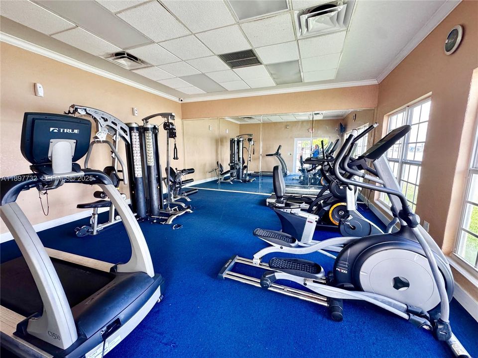 Active With Contract: $498,000 (3 beds, 3 baths, 1727 Square Feet)