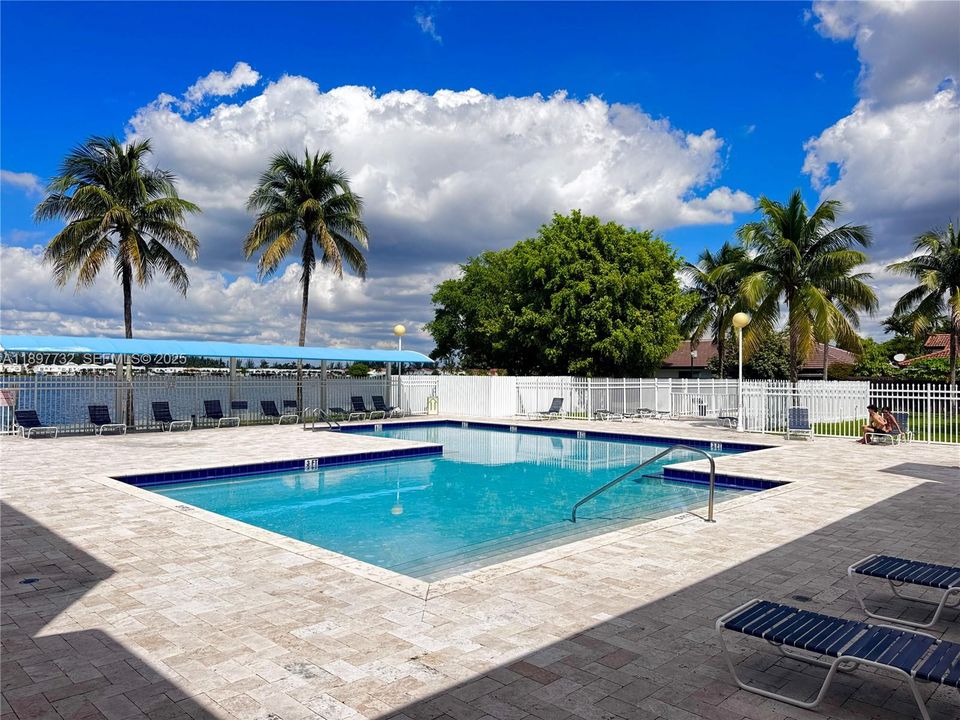 Active With Contract: $498,000 (3 beds, 3 baths, 1727 Square Feet)